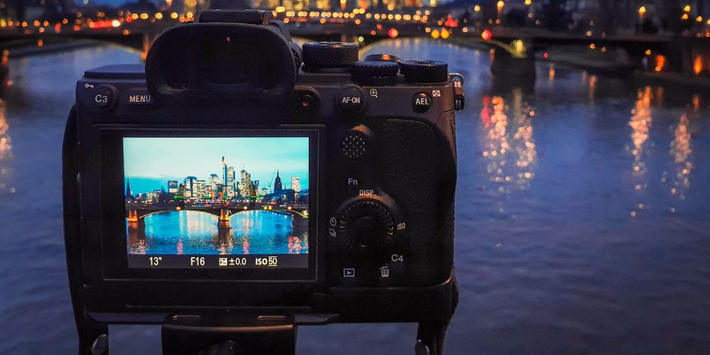 Capturing Life: How Digital Gadgets Shape Everyday Imaging